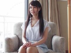 ＜人妻ナンパ＞不倫サイトで知り合ったとても綺麗な専業主婦の奥さん。しかも28歳の新婚さんです。艶めかしい表情が超エッチ