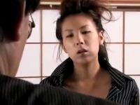 極道達に輪姦レイプされる男役のレズビアン。屈辱的な性交、強制中出しファック