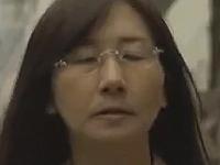 もう三十人近くと中出した。やめなければと思っても映画館に足が向いてしまう。淫乱痴女の発情生活。