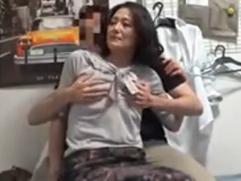 【熟女ナンパ】五十路のマダムをマッサージからキスをして寝取ってハメまくって中出し
