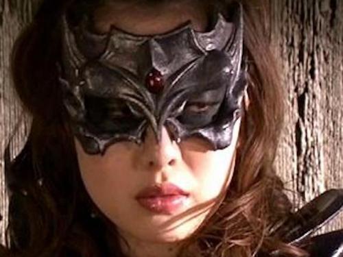 戦隊ヒロインもの熟女ボンテージクイーン爆乳人妻が悪の組織と戦う！捕らえられたおっぱいレンジャーはレイプされ..