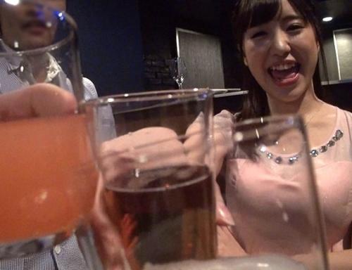結婚式の2次回の新婦側の友人が可愛かったのでナンパしてハメ撮りw彼氏持ちでNTR寝取られセックスは格別だったw