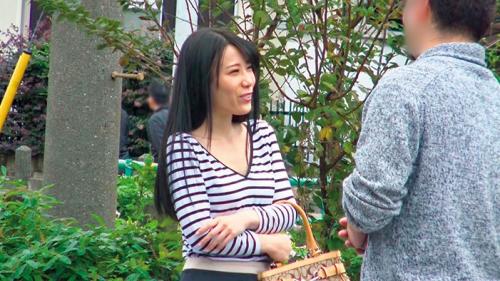 ≪素人ナンパハメ撮り企画≫「薄いラップ１枚で素股して!!」当然スルッと入って中出しパコちゃってるよww盗撮隠し撮り流出