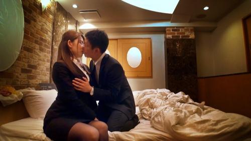 人妻OLが飲み会帰りに後輩くんと不倫w「旦那より大きい♡」白目痙攣いきww