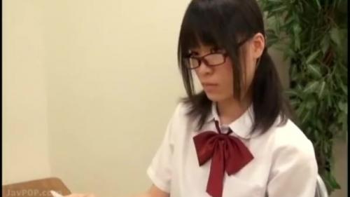 激カワメガネ制服JKが図書館で興奮しちゃって巨根をジュボボボ咥え出す