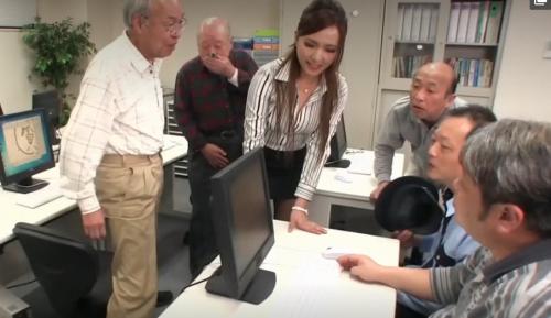 【青山茉利奈】激美人女講師がエチ過ぎておっさん達は発情しっぱなし！おちんぽたまらんのじゃ！慰めてくれぇ！
