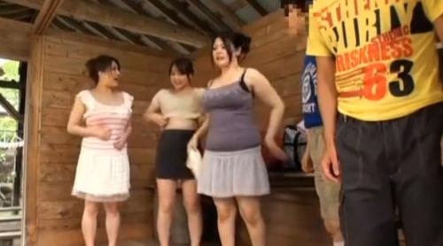 【石黒樹里 白鳥寿美礼 石川しずか】ママサンバレーの豊満美熟女達はショタおちんぽを見かけたらしゃぶっちゃうのｗ
