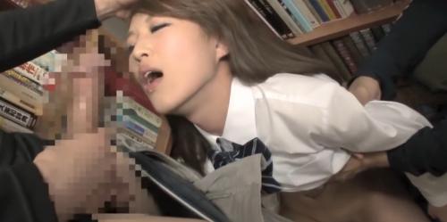 静かな図書館で行われた非道な犯行！媚薬で意識朦朧となった激カワJKの身体を好き放題！！可愛いお口に突っ込む！！