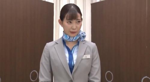 美人CAがしゃぶって扱いてドピュドピュゲームに挑戦！！壁から出てくるおちんぽを抜きまくれ！！