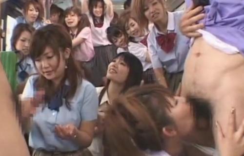あぁ～ダメダメすぐ逝くよそれぇギャルJK集団バスのじゅぼじゅぼしゅっしゅ！最高に気持ちいいんじゃぁ～