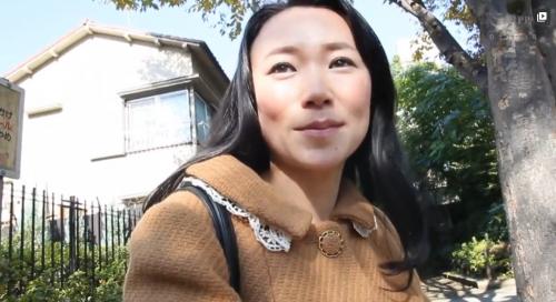 こんな素朴な奥様がまさかその日あったばかりのナンパ男浮気おちんぽをお口ご奉仕お胸パイズリで弄んじゃうとはビックリしちゃう