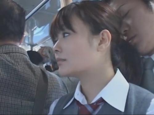 激カワポニテJKが満員バスの中痴漢され大興奮！おちんぽ取り出しじゅぼじゅぼしゃぶってしまう！！