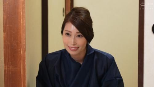 【佐伯由美香】美人女将のウェルカムじゅぼじゅぼお口ご奉仕サービスが受けれる極上旅館