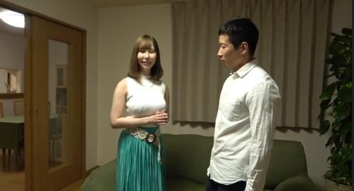 爆乳美熟女のじゅっぼじゅぼフェラチオ！！久しぶりの夫じゃないバキバキおちんぽに興奮してむしゃぶりつく！