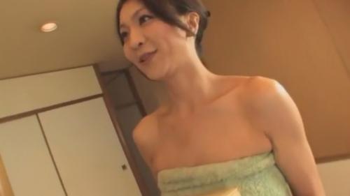 【艶堂しほり】いつも射精させてくれる奥さんへの配達は俺の仕事だ！！