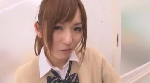 【麻倉憂】激カワギャルJKが廊下でちんしゃぶしてくれたらそりゃ男子は大量顔射しちゃうよｗｗ