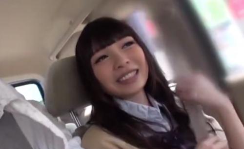 【跡美しゅり】激カワJKが車の中でじゅぼじゅぼフェラチオを披露！！