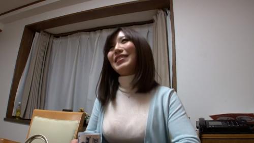 【美泉咲】こんな美人な奥さんがセックスレスでおちんちんに飢えてるとかえっっっっ！！