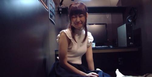 ネカフェで優しく静かにお口でご奉仕してくれる愛嬌たっぷり笑顔ギャルのフェラチオ