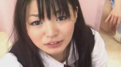 お見舞いに来た可愛いJKに病室のベッドの上で咥えさせちゃう悪いやつ。隣の患者が覗いてオナニーしとるわｗ