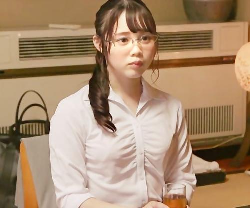 部長､､今晩だけ抱いてください､､､♡色白美肌の美乳美尻！若いカラダにおっさんチンポはモラル崩壊ｗｗｗ