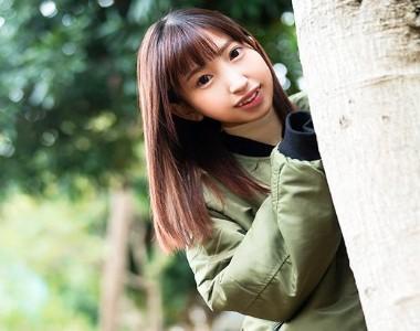 透明感がヤバ過ぎる色白美肌のミニロリ娘！初撮りでエロテク巨根に責められエロ開花！！冬愛ことね