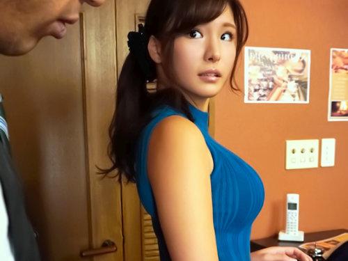 豊満巨乳おっぱいボディのパツパツ着衣たまらんｗｗｗｗｗ美熟女人妻が悪徳リフレで快楽墜ち？！オイルマッサージSEX