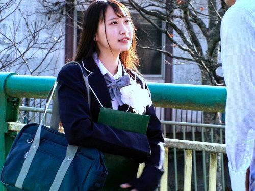 卒業式帰りの制服少女がAV撮影ｗｗｗｗｗ知らない大人チンポにまたがり恥じらい素股で神発情したらズブリ生挿入ーーー♡