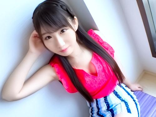 最近までアイドルしてました･･･♡♡真っ白な肌の若さ溢れる大学生！乳房を揉むと乳首ビンビン！パンツの真ん中びちゃびちゃ♡