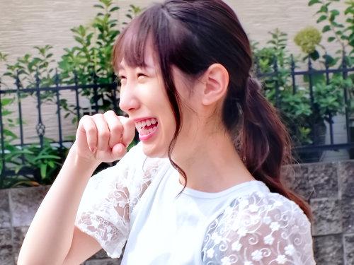 恥ずかしがり屋で清楚なのに脱げばガチ絶頂ｗｗｗｗｗｗピンクまんこを乱暴ピストンでかき回されて鬼イキのロリ童顔な女子大生♡