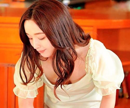 オヤジよりイカせてやるよ？ｗｗｗエロに狂った息子に犯され中出しされまくる美人妻は屈辱の禁断沼にどっぷり溺れちゃうぜｗｗｗ