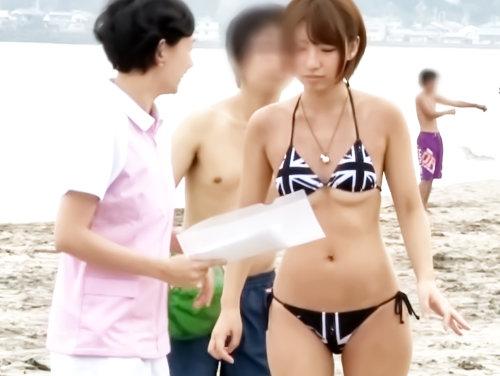 もしかして生でハメられちゃう･･･？！日焼け跡がクソエロｗｗｗ水着娘が性感マッサージに神発情！彼氏放置で浮気NTR堕ち♡