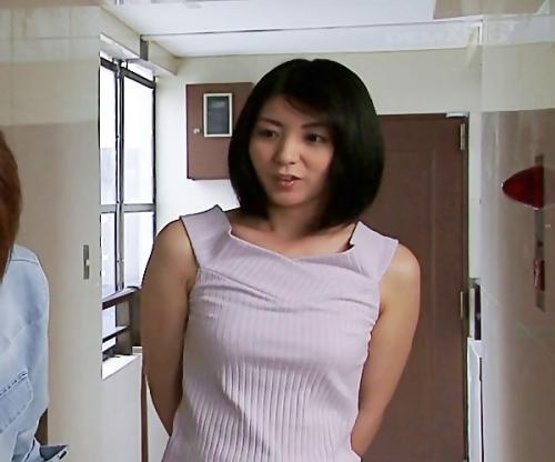 すっごく淫乱なんで欲しいんです､､､♡美人妻が自宅に男を引き入れ不倫交尾しまくってるｗｗｗ