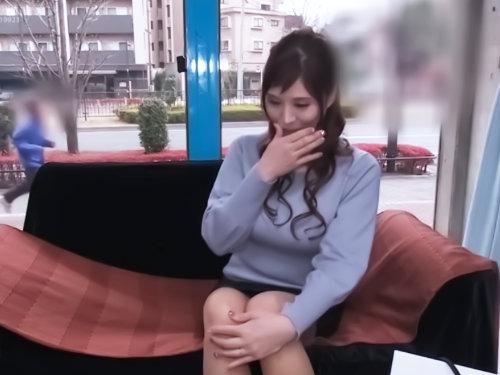 奥さん､､濡れすぎですよ？ｗｗｗｗMM号に迷い込むセレブ美魔女は年下イケメンを前に簡単に脱いで生チンチン挿入に浮気絶頂♡