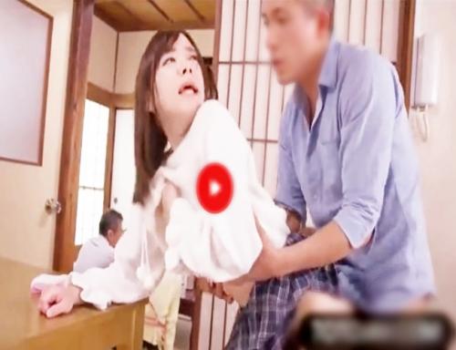 お兄ちゃん、ダメだよぅ・・・性欲モンスターの兄に両親の傍で犯されちゃって必死にイキ我慢してるぅ～！！一条みお