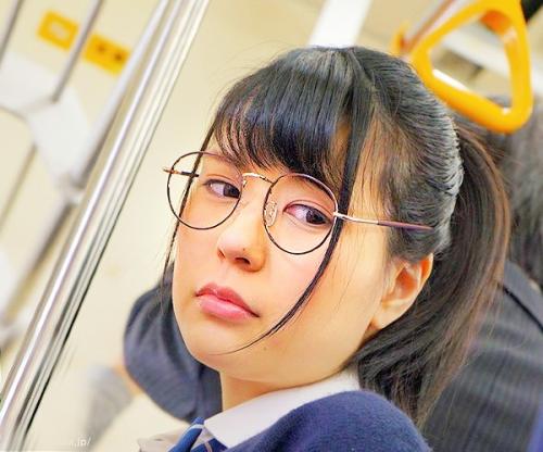 「ヤメてください､､､ッ！」メガネ女子の純情カラダがクズ痴漢の餌食にｗｗｗ逃げられない満員電車で激辱ハメホ中出しｗｗｗ