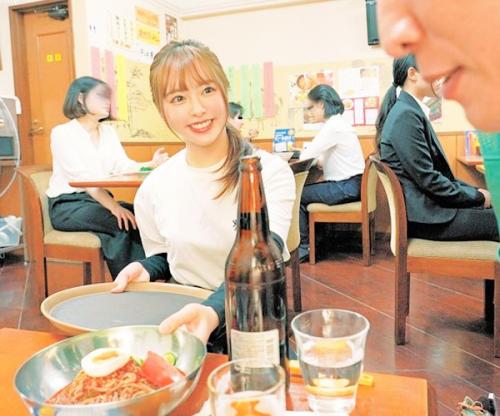 これはヤバイ！超人気女優が電車で店内で凌辱されまくって変態覚醒マンコぐしょ濡れ！！