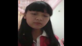 着替え＊ヤバイやつ　消される前に必見！幼げな美少女が踊りながら服を脱いでいく姿をライブ発信！！