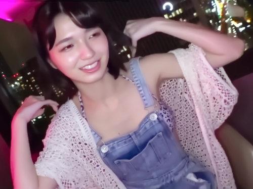SNSにエロ動画をアップするアタオカ素人？！「わたし､､性欲バカですんで♪」チンポを絶対離さない！ＳＥＸ狂いの女子大生♪