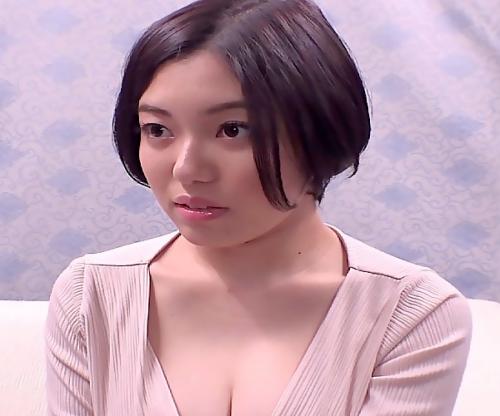 ゼッタイ挿れないでねっ！擦るだけの約束だけどワレメから溢れるマン汁にスケスケ神パンティは肉棒侵入を拒めない！