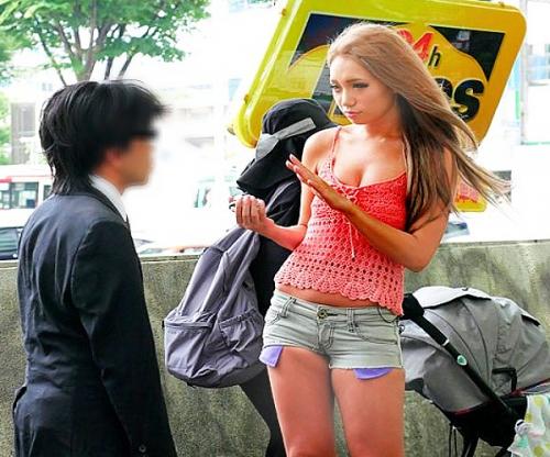 エロギャルがチビオヤジに声かけてラブホに連れ込みＦＵＣＫ撮影とか神すぎる企画ｗｗｗ