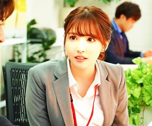 美人部下のカラダを貪る変態上司ｗｗｗ「そこ､､イクっ♡」夜のオフィスでＳＥＸ残業ハメまくり美爆乳ＯＬ！
