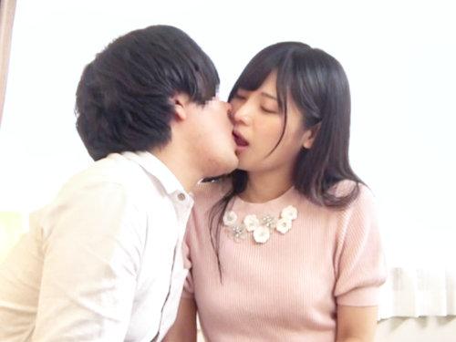キスだけで簡単に濡れる素人ロリ娘ｗｗｗｗｗ濃厚キスで膣キュンしちゃったスッコスコＪＤが暴走中出しキメられ唖然ｗｗｗｗｗｗｗ