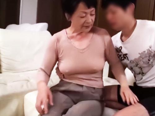 ばあちゃんの垂れ乳！くそヤベェなｗｗｗｗｗｗ前代未聞のアブノーマル？！祖母と孫の近親相姦セックス…完熟マンコに大量中出し