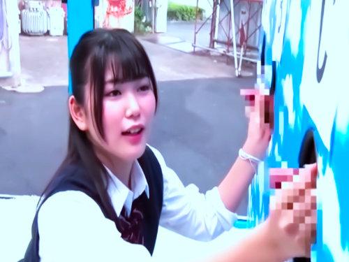 彼氏のチンチンかなぁ～～～？！MM号で彼チンポ当てゲームｗｗｗ他人棒をいっぱい味見した女子高生はNTR不可避♪