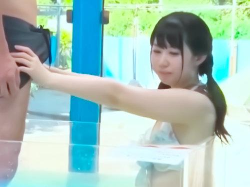 やっぱり挿入しちゃったの～～～？！真夏ビーチはくそ鉄板かよｗｗｗｗｗ素股で興奮させてガッツリ膣内射精される女の子♪