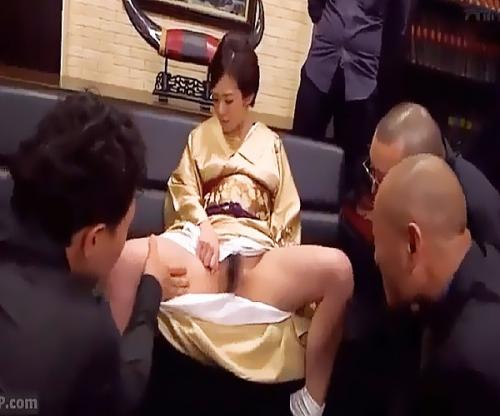 これは激シコ！高慢な和服美女が鬼畜たちに取り囲まれ望まぬ性交！ケダモノタイムがむごすぎるｗｗｗ