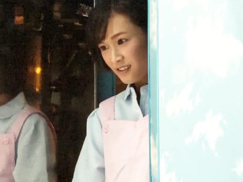 ナースの卵がMM号に乗車しちまったｗｗｗｗｗｗ「素股⇒生挿入」ロリエロ美乳な看護師さん…余裕で着衣中出しセックスなｗ