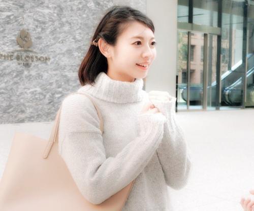 卑猥すぎるベロ舐めでチンポしゃぶって股間ぐちょ濡れｗｗｗｗｗハリツヤ最高のG乳奥様が性欲爆発の浮気ハード中出し姦ｗｗｗｗ