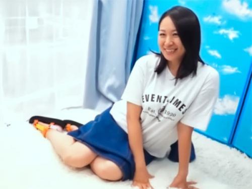 アラフォーの美魔女主婦がMM号に初乗車ｗｗｗｗｗモデル撮影で騙されて？！ビキニ着衣で秒速ビチャ潮⇒中出しされた巨乳熟女